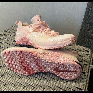 NIKE METCON WOMEN’S 7.5 - LIKE NEW!!!